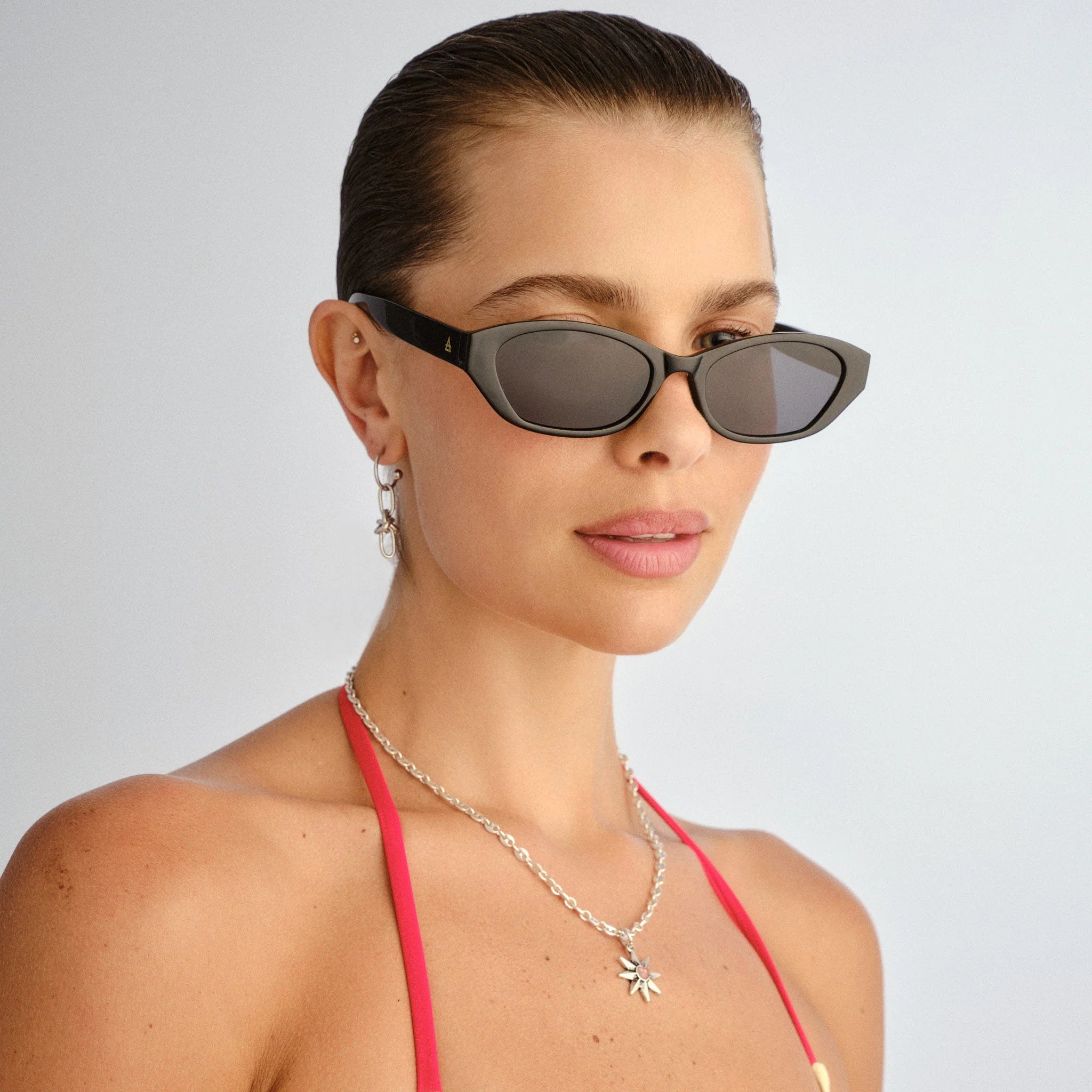 Aire Moonstone Sunglasses (Black) Secondary image