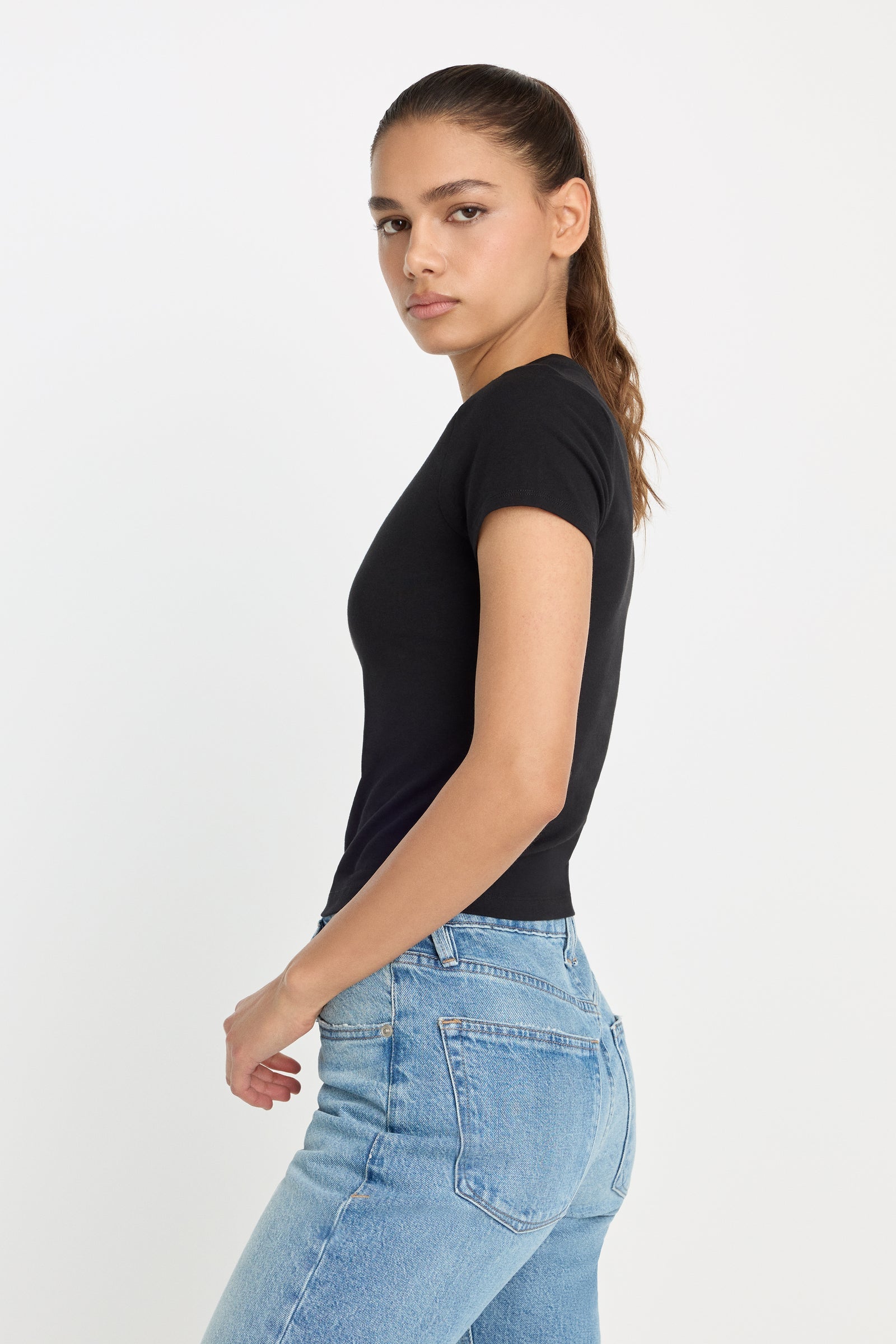 Good American Super Stretch Baby Tee (Black001)