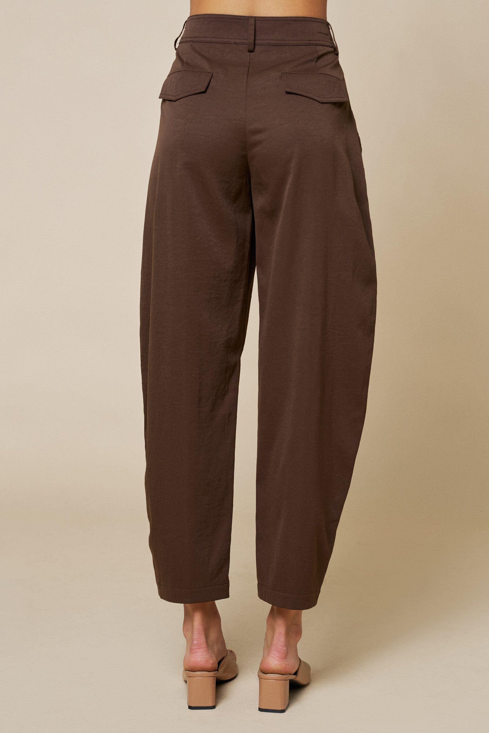 High Waist Taper Pants With Pockets (Brown)