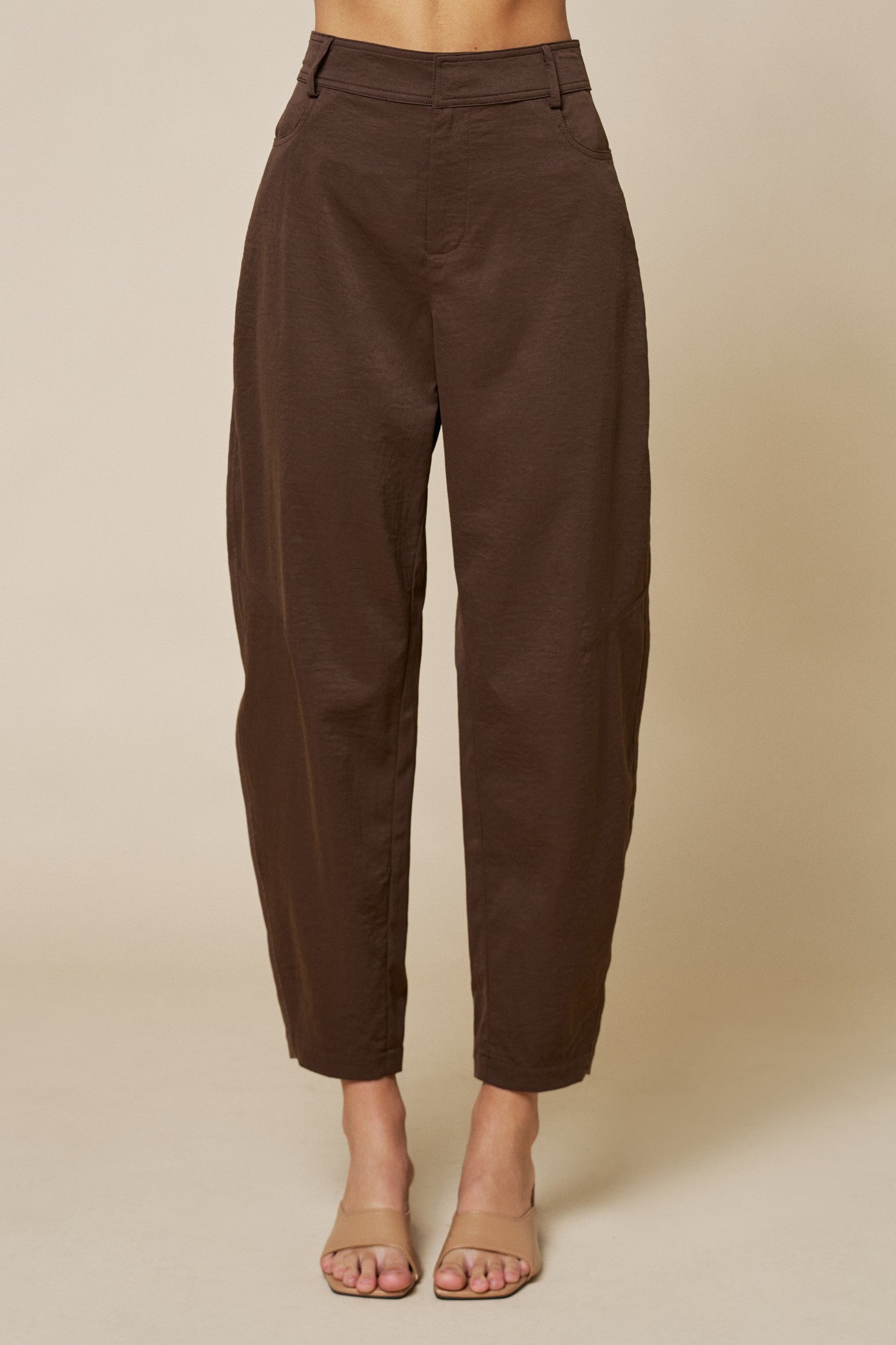 High Waist Taper Pants With Pockets (Brown)