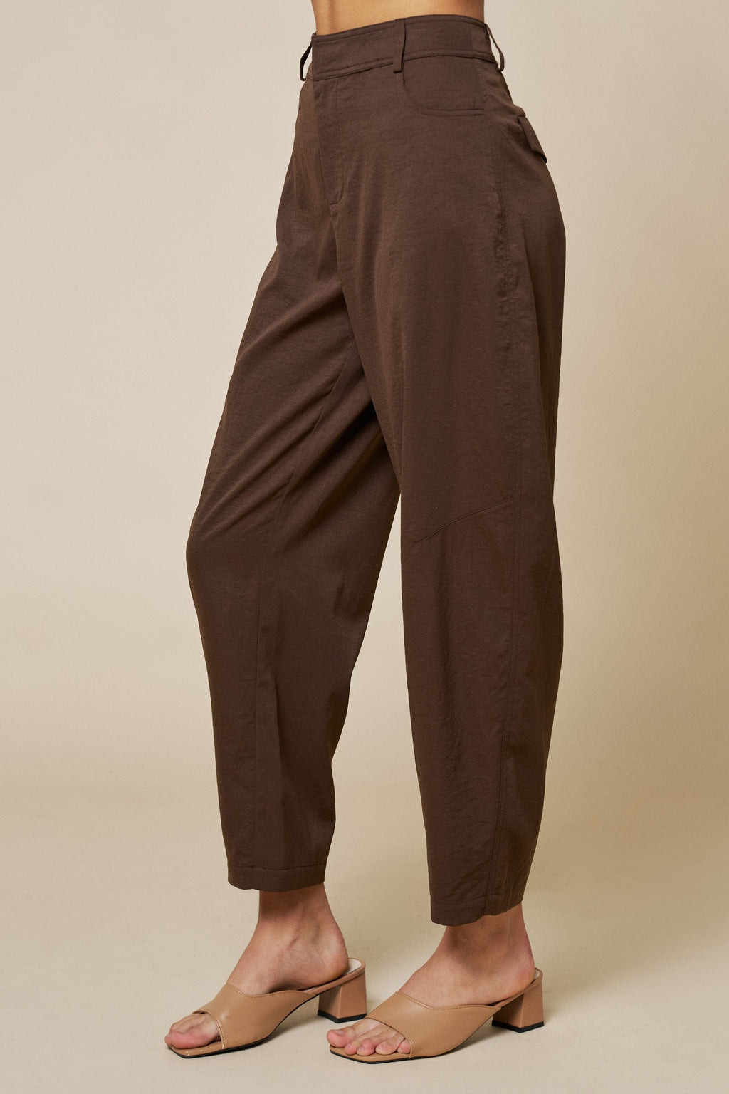 High Waist Taper Pants With Pockets (Brown)