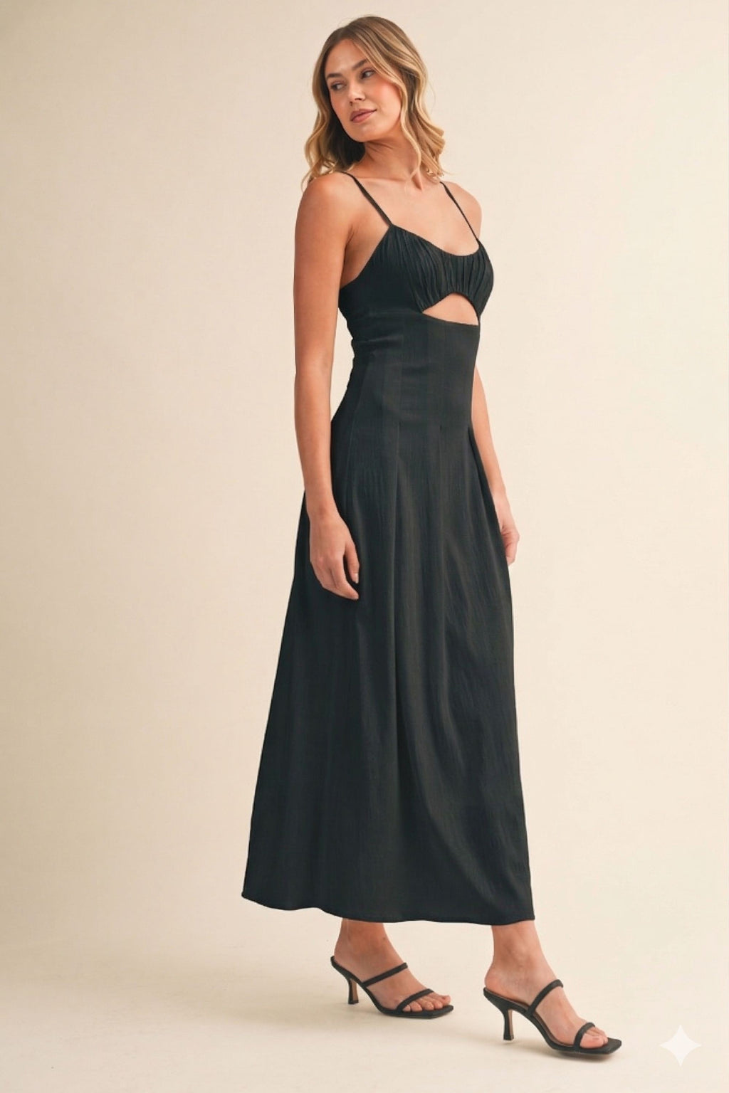 Dara Sweetheart Flare Midi Dress (Black)