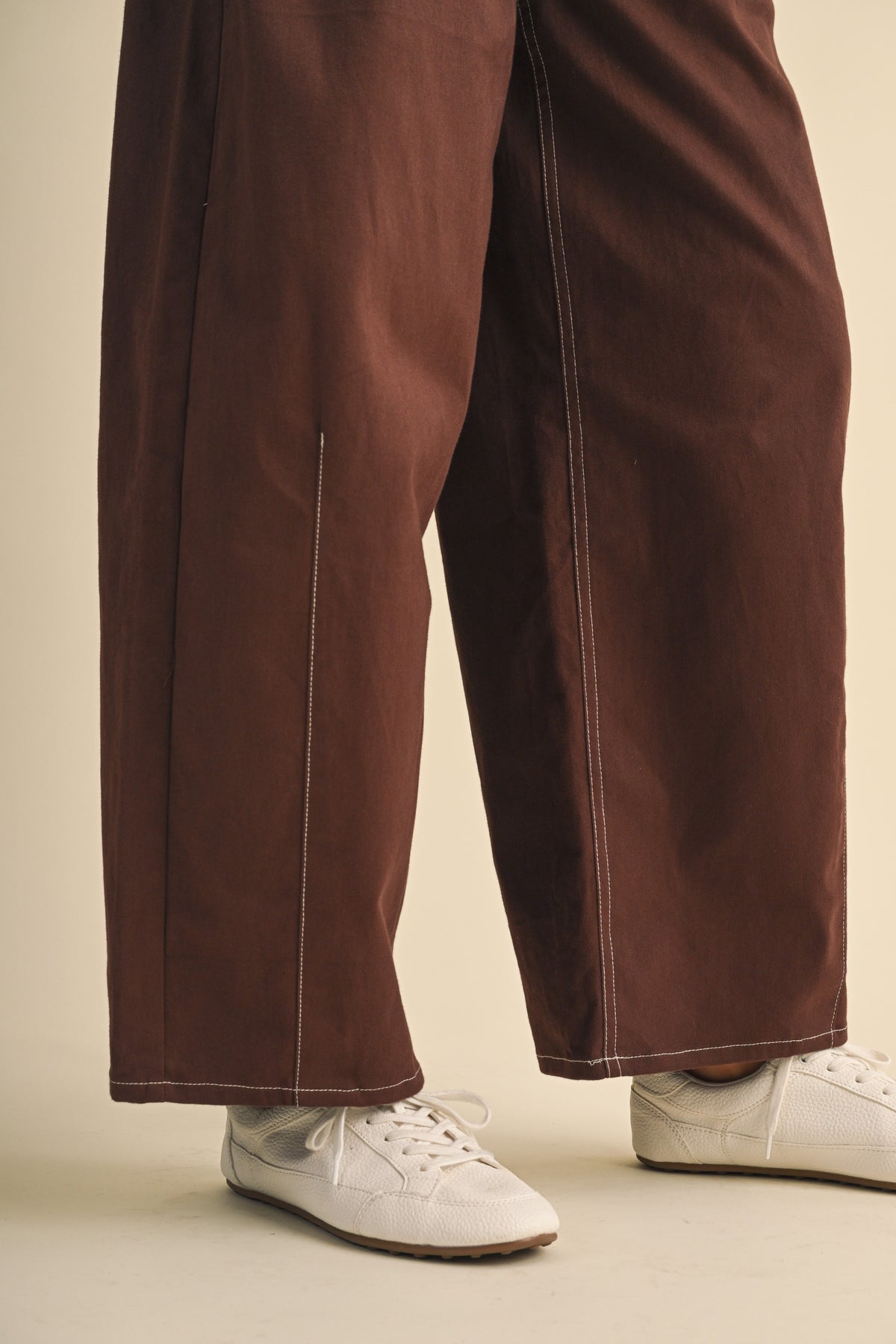 Stretch Twill Structured Peplum Top And Barrel Pants (Brown)