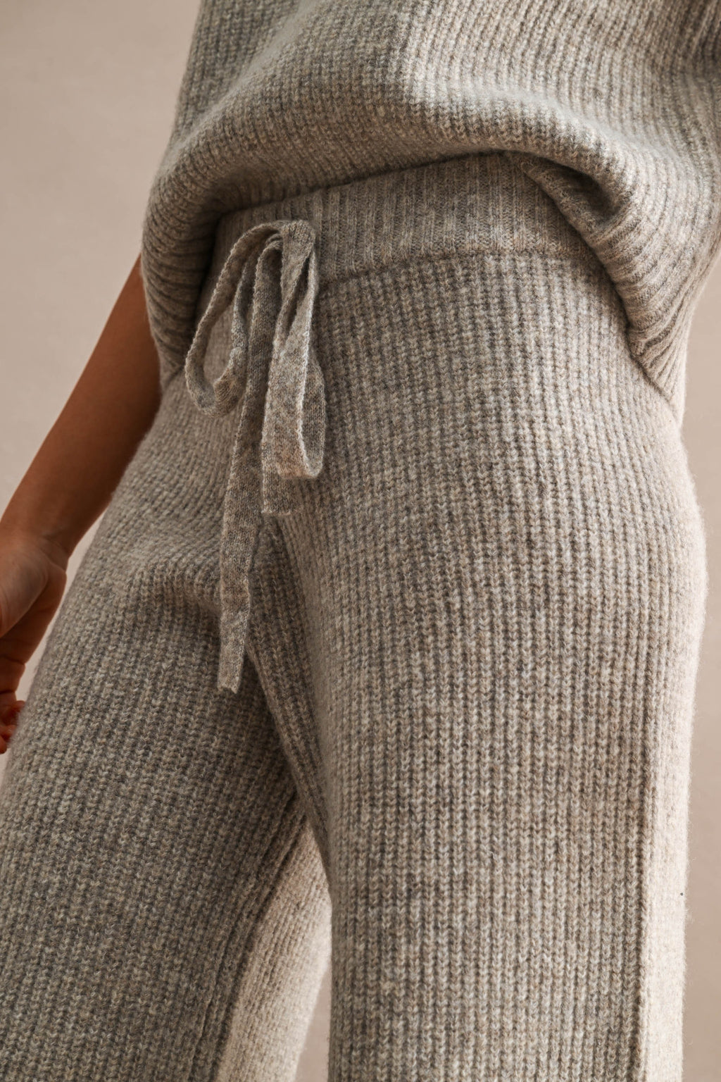Ribbed Sleeveless Knit Sweater Top and Wide Leg Pants Set (Lt Mocha)