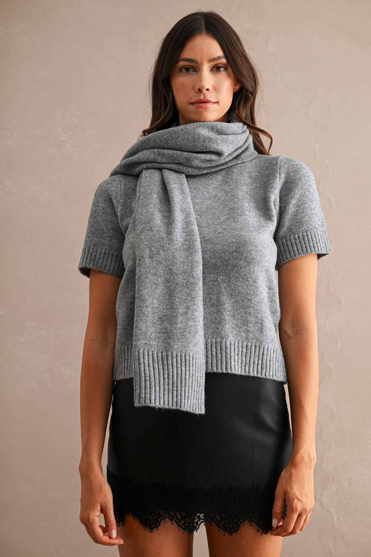 Short Sleeve Sweater with Removable Scarf (Grey)