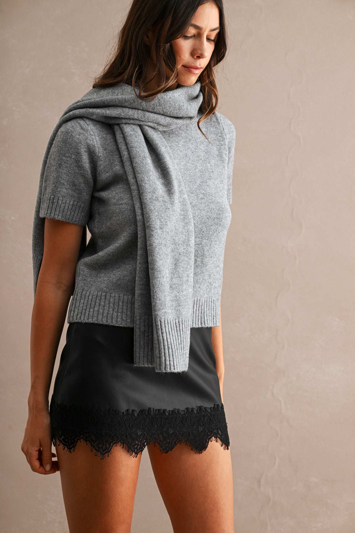 Short Sleeve Sweater with Removable Scarf (Grey)