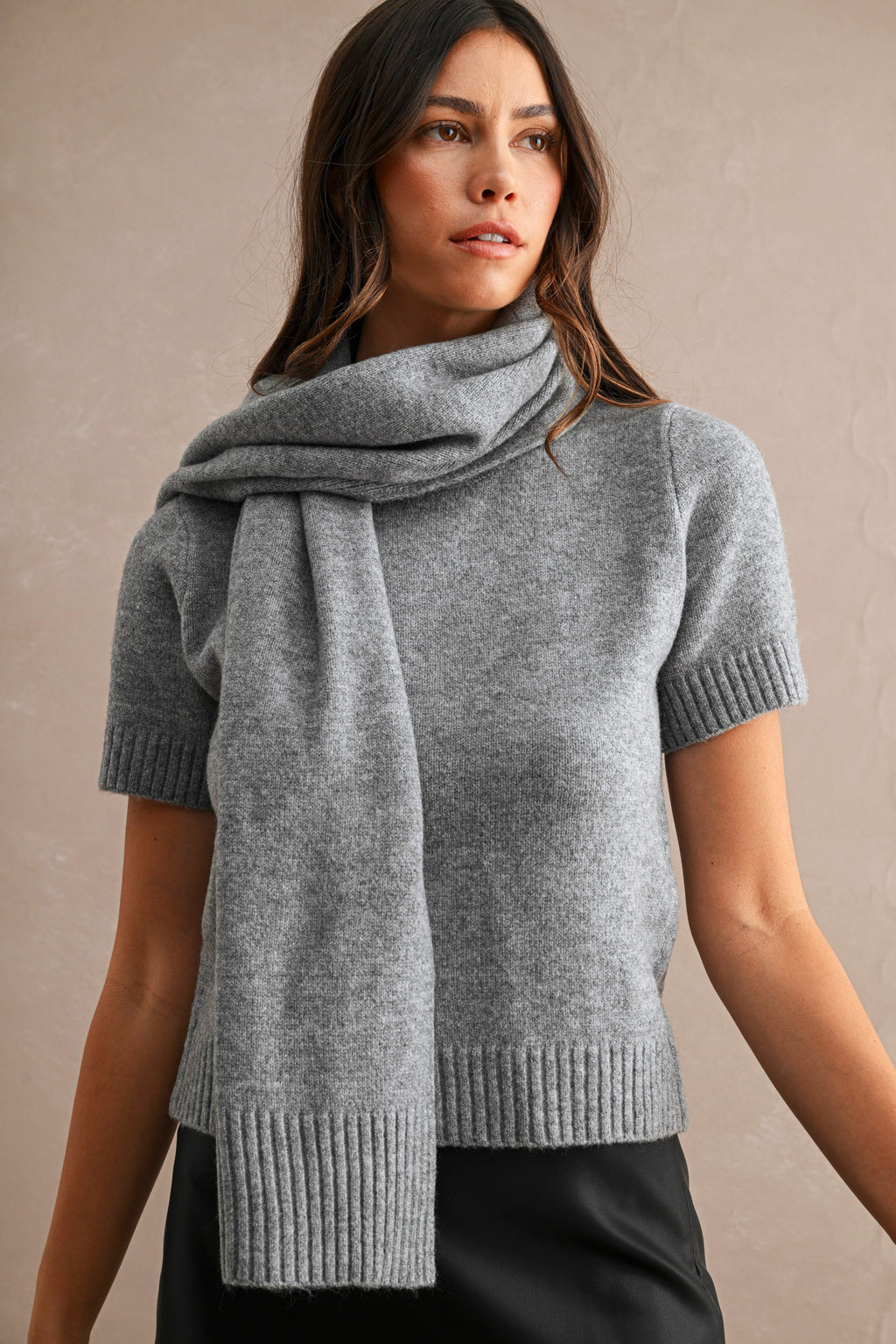 Short Sleeve Sweater with Removable Scarf (Grey)