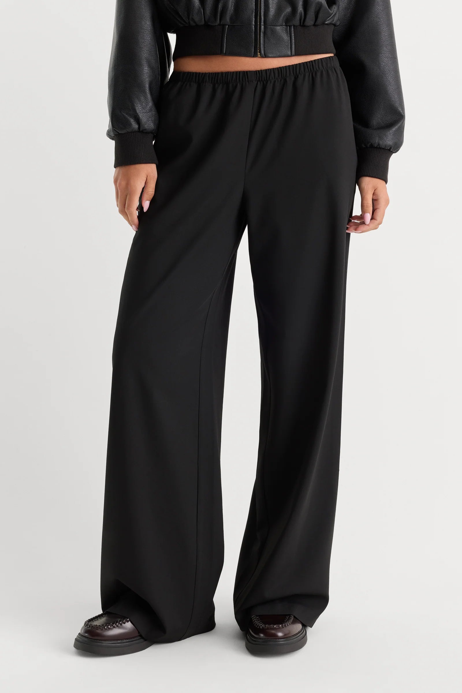 Good American The Pull On Trouser Secondary image