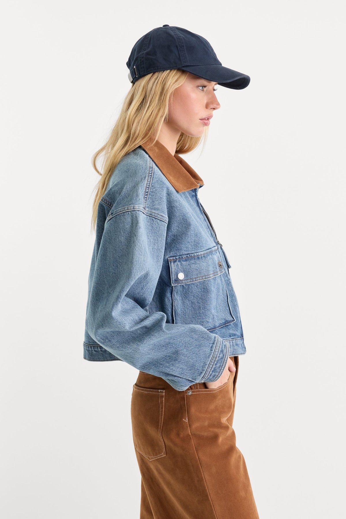 Good American The Denim Swing Cropped Jacket