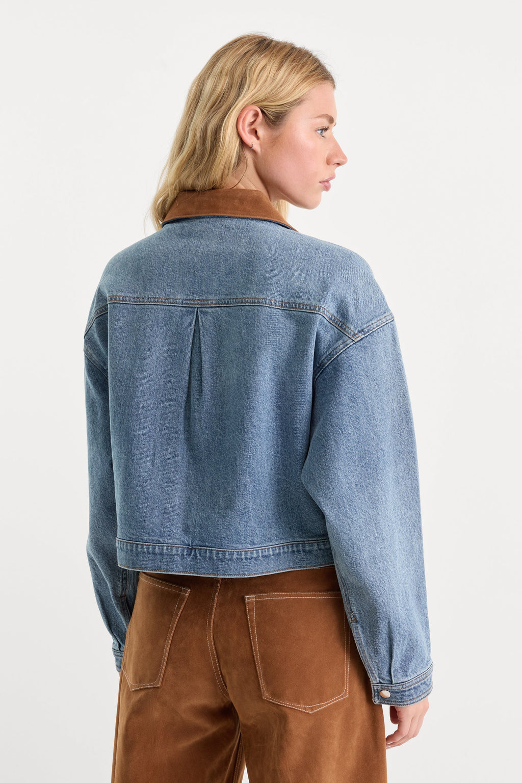 Good American The Denim Swing Cropped Jacket