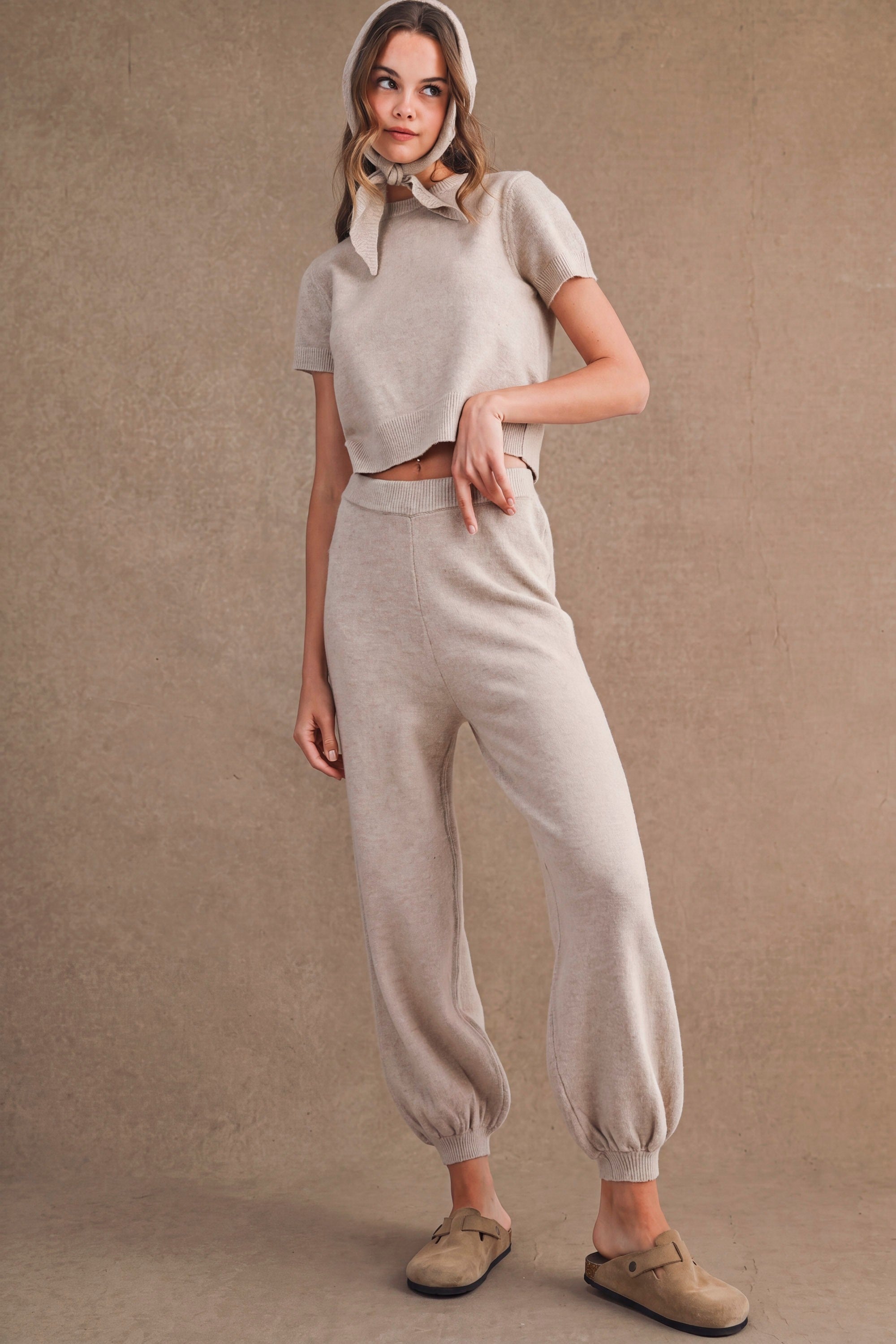 Short Sleeve Knit Sweater and Pants Set with Scarf