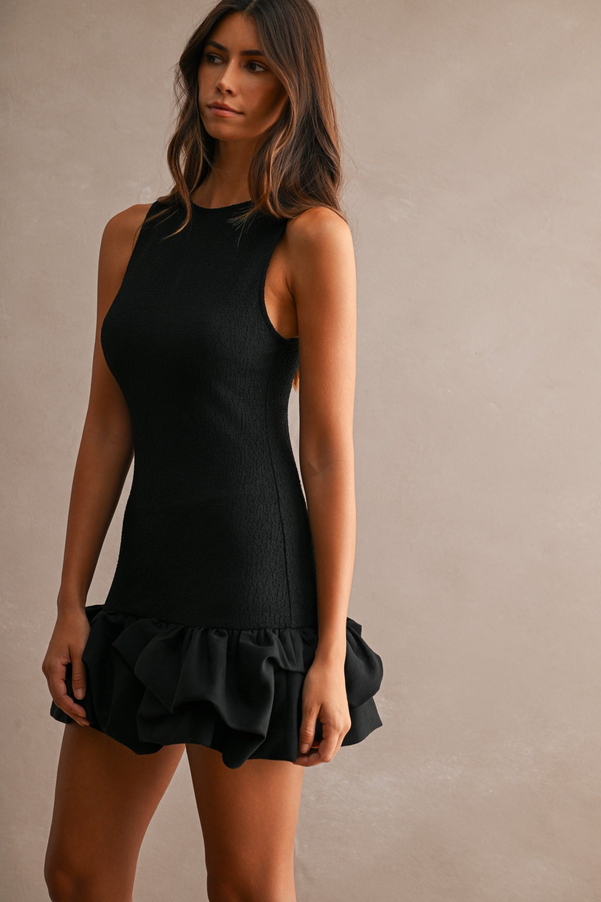 Sleevelesss Fitted Bodice Solid Bubble Skirt Mini Dress