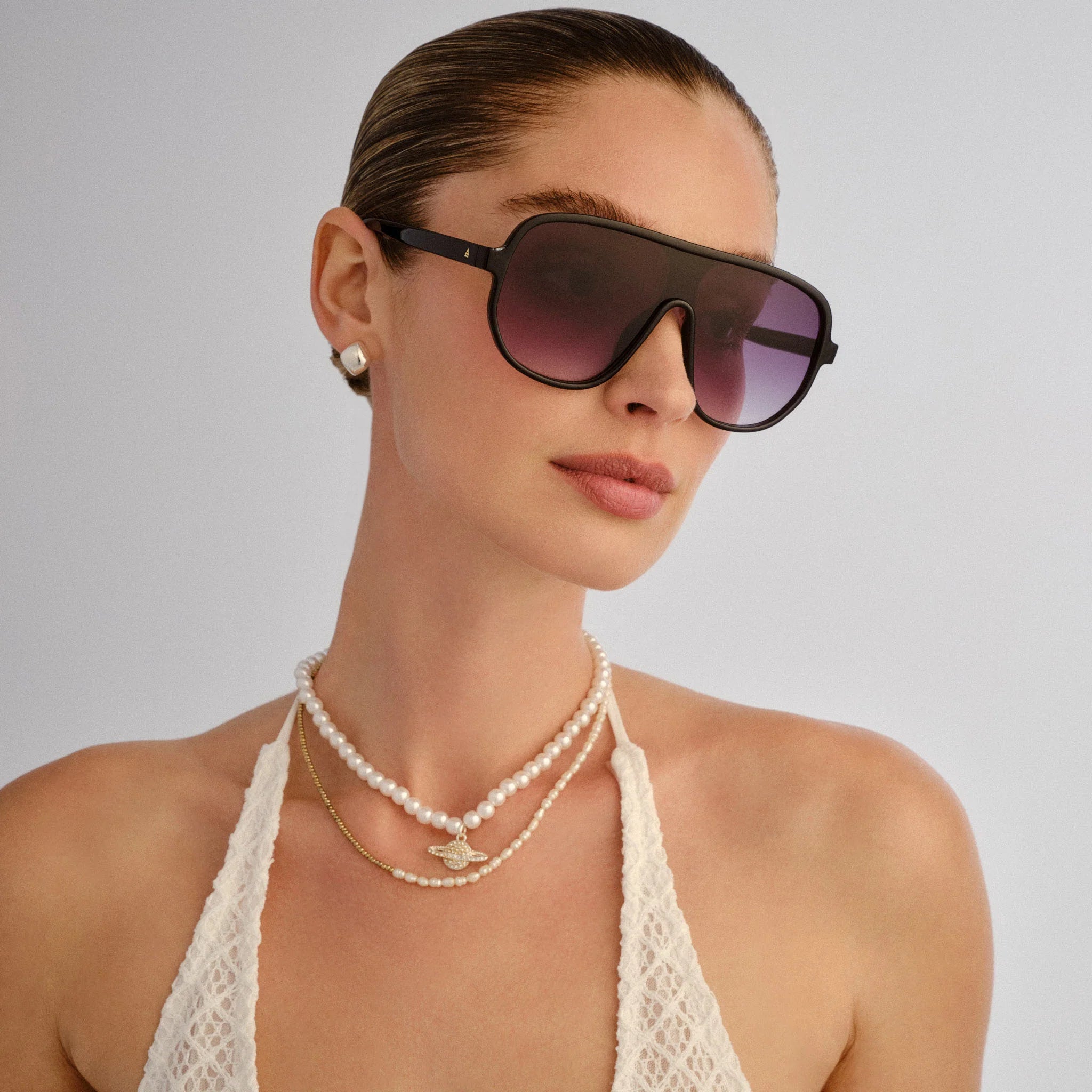 Aire Hydrus Sunglasses (Black/Cool Smoke Grad)
