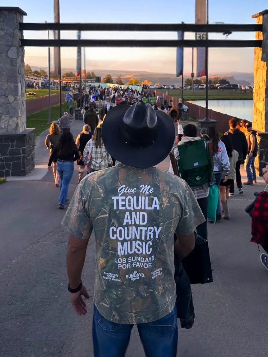 Los Sundays Tequila Tequila & Country Music Tee