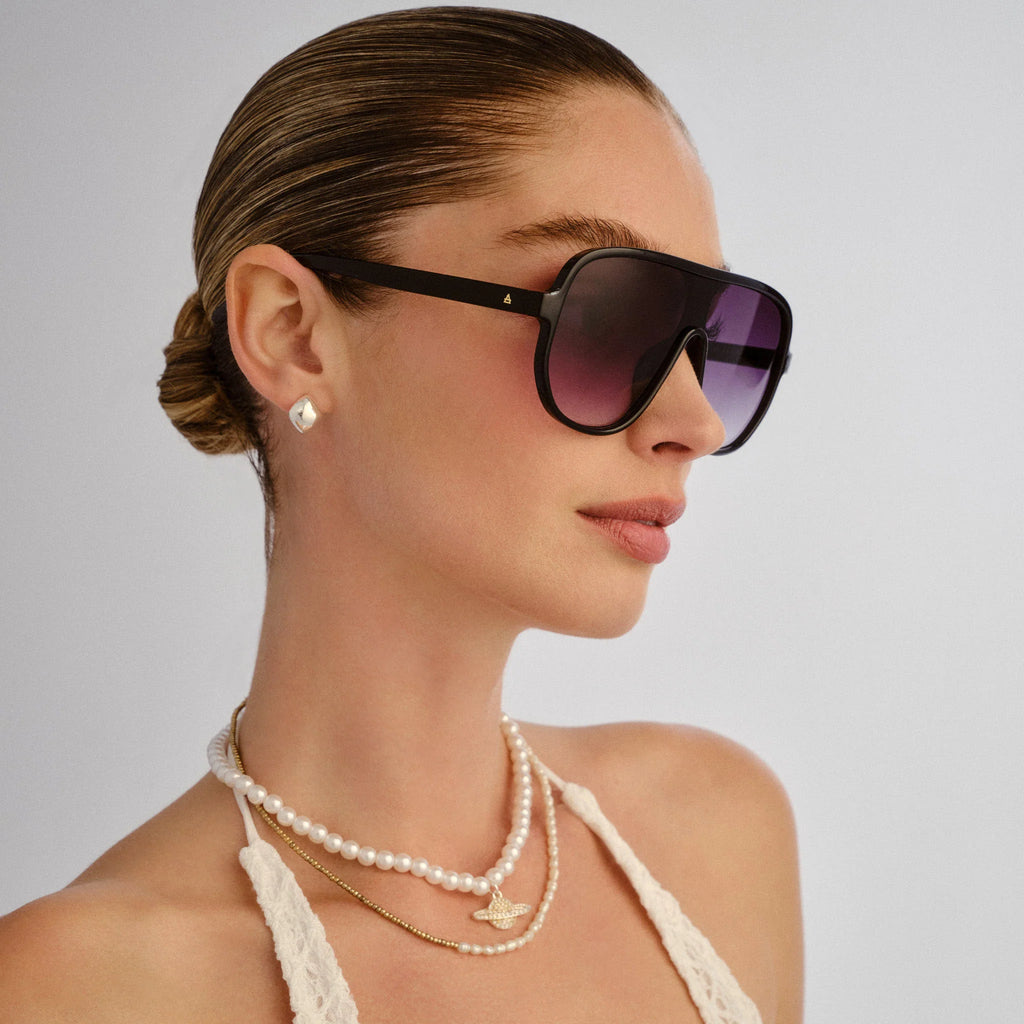 Aire Hydrus Sunglasses (Black/Cool Smoke Grad)