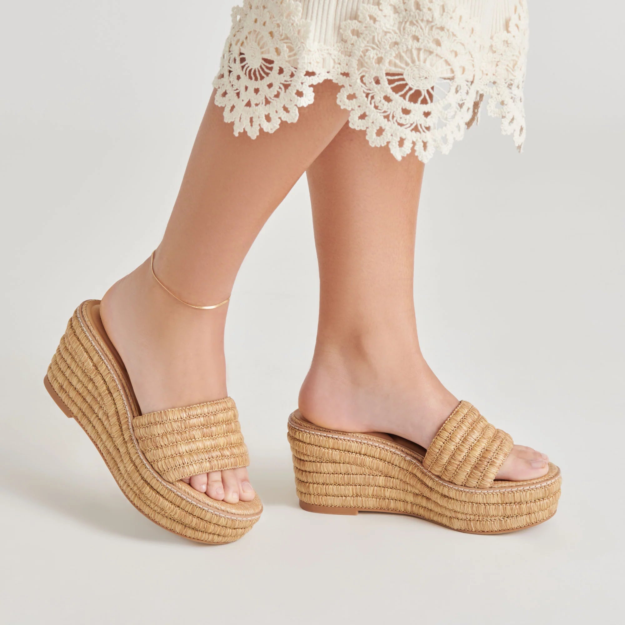 Dolce Vita Throne Lt Natural Raffia Sandal