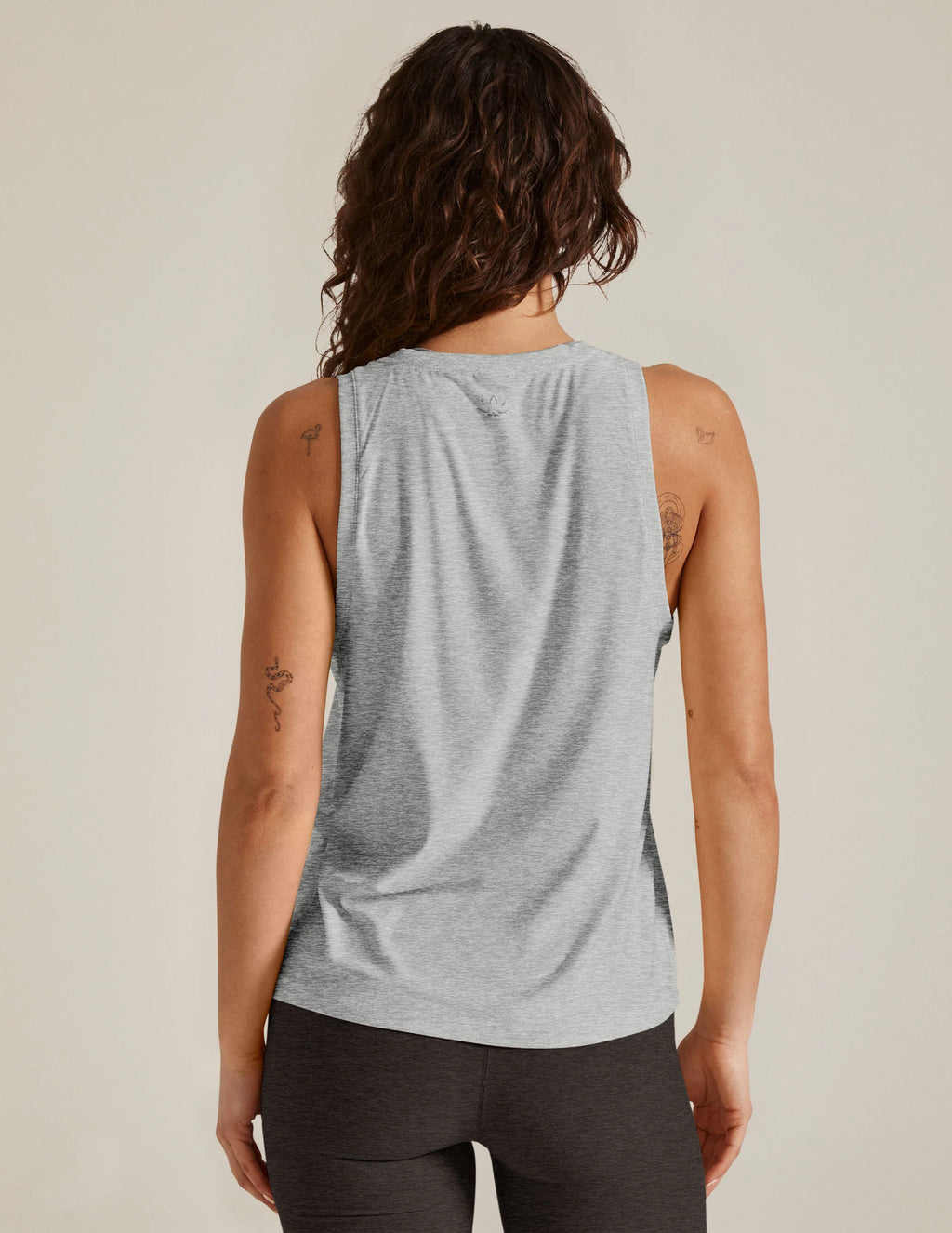 Beyond Yoga Featherweight Rebalanced Tank (Silver Mist)