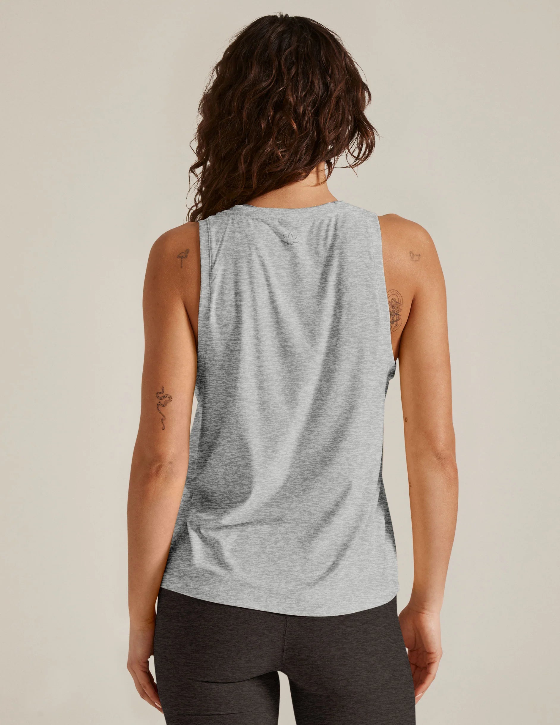 Beyond Yoga Featherweight Rebalanced Tank (Silver Mist)
