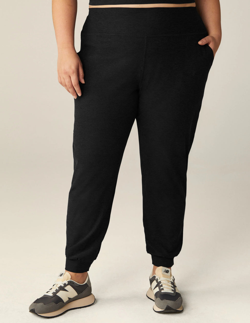 Beyond Yoga Spacedye™ Midi Jogger (Darkest Night)