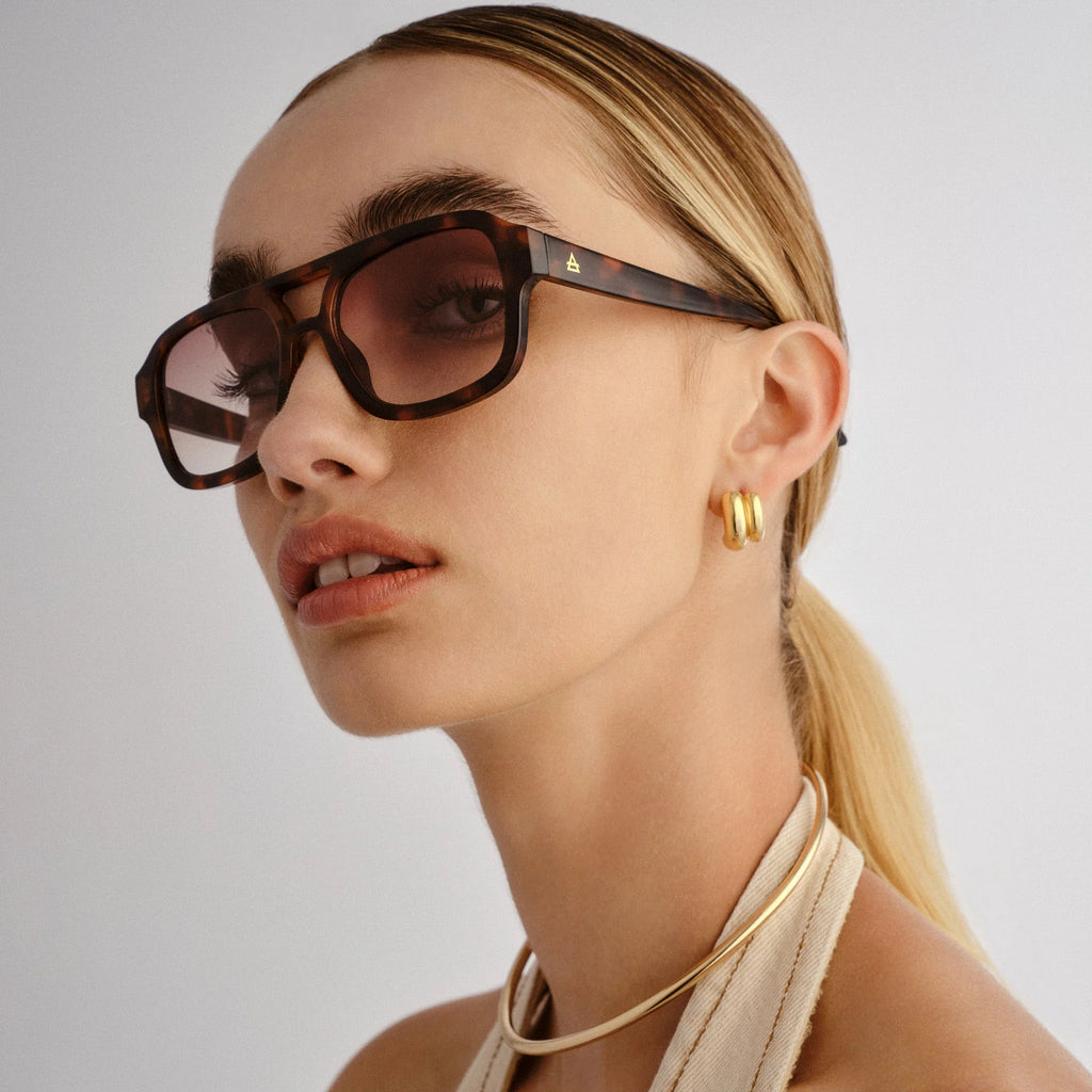 Aire Aquarius Sunglasses (Dark Tort/ Brown Grad)