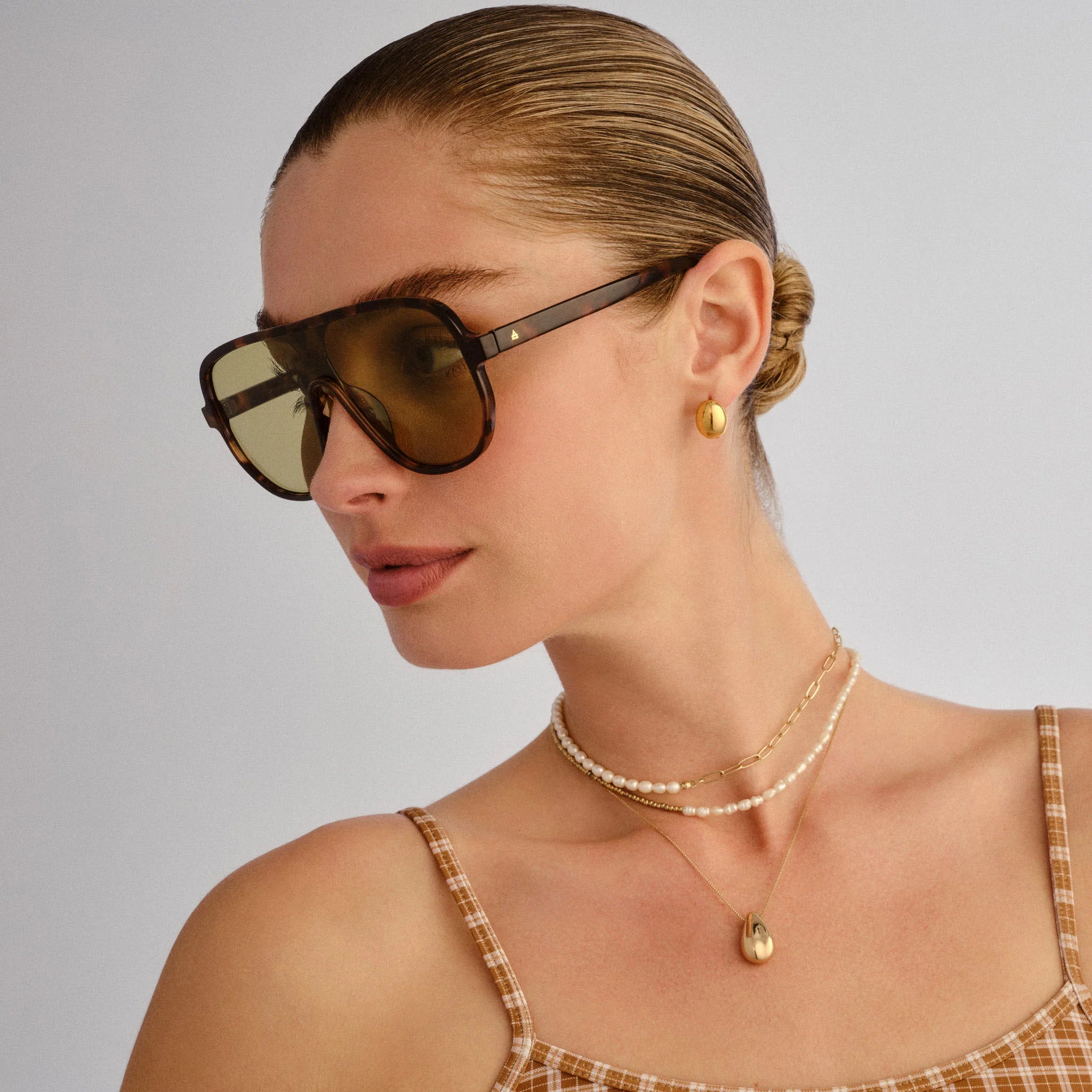 Aire Hydrus Sunglasses (Dark Tort/Sage Tint)