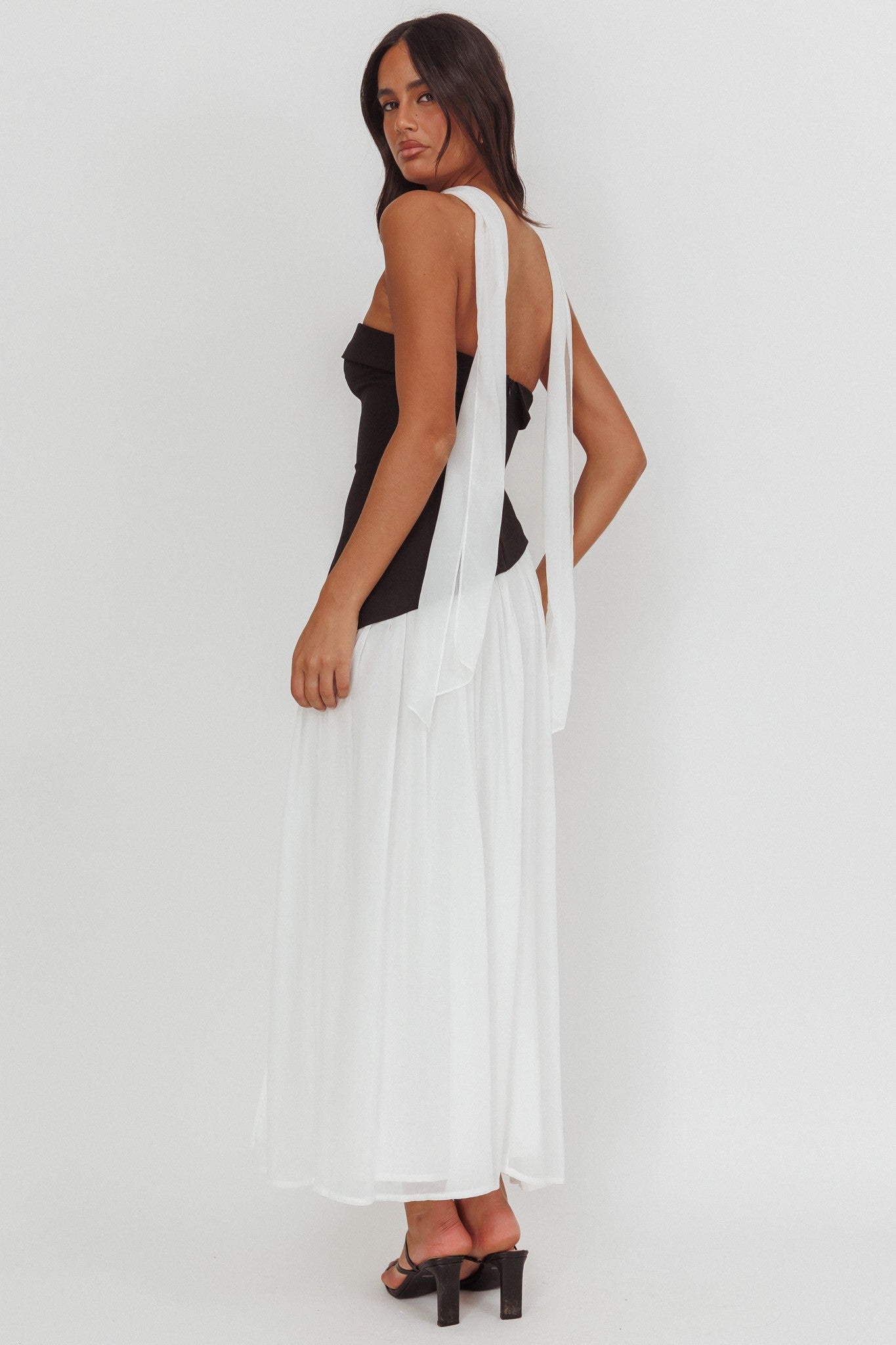 Lea Contrast Maxi Dress Secondary image