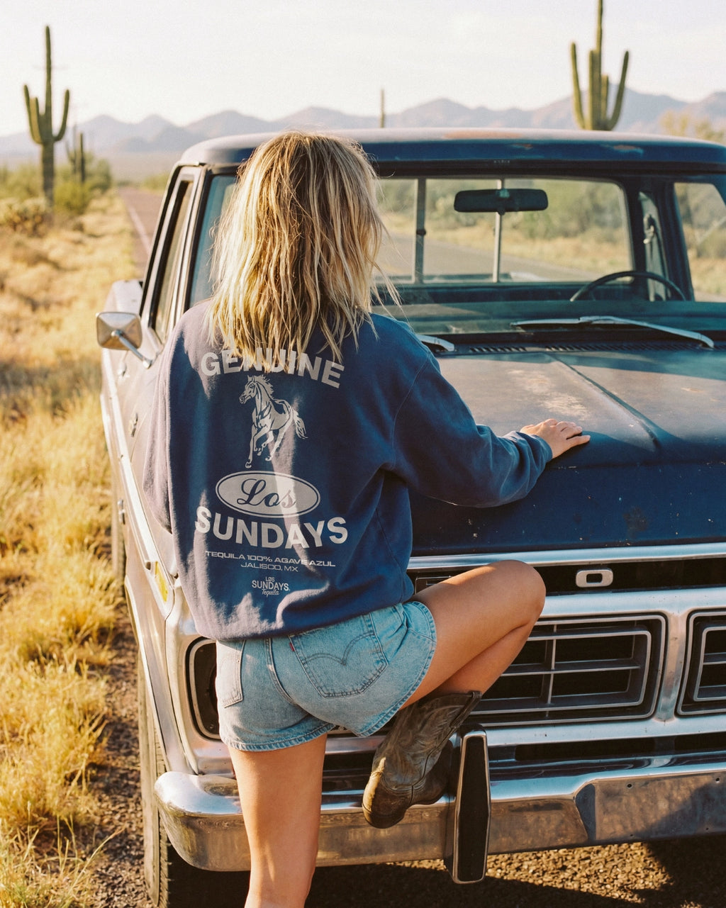 Los Sundays Tequila Genuine Crewneck - Bering Sea / White