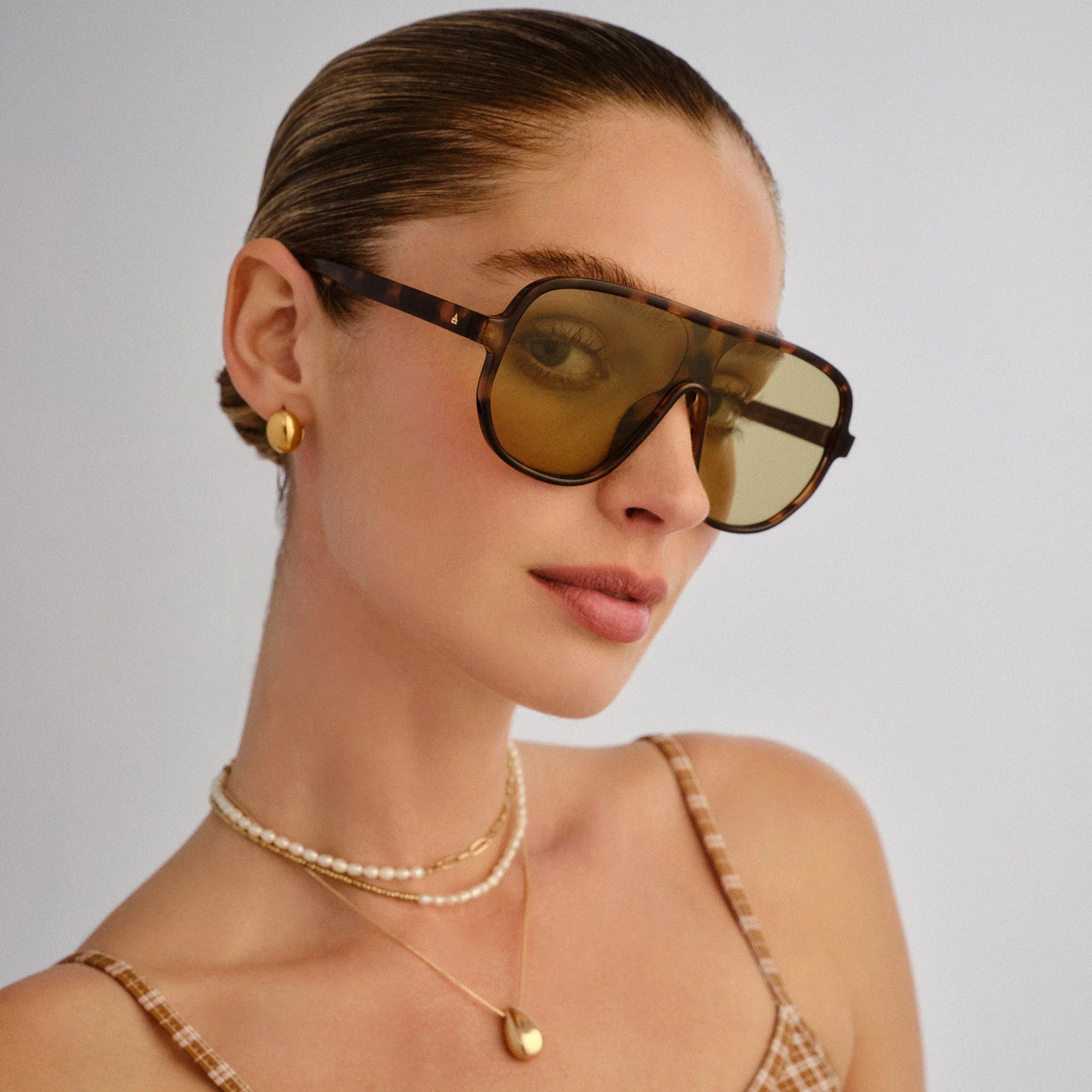 Aire Hydrus Sunglasses (Dark Tort/Sage Tint)