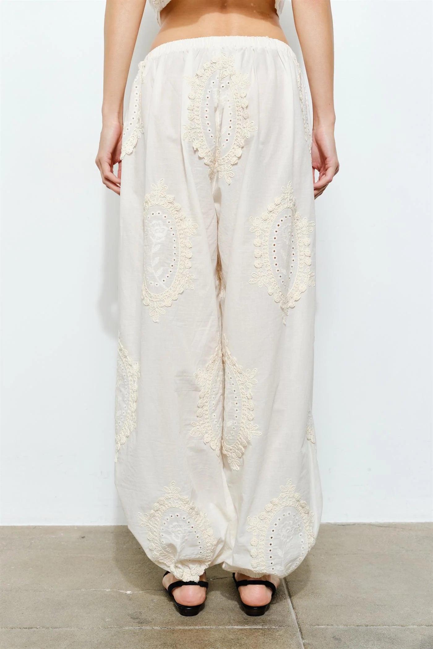 Owen Cotton Eyelet Embroidered Balloon Jogger Pants (Natural) Secondary image
