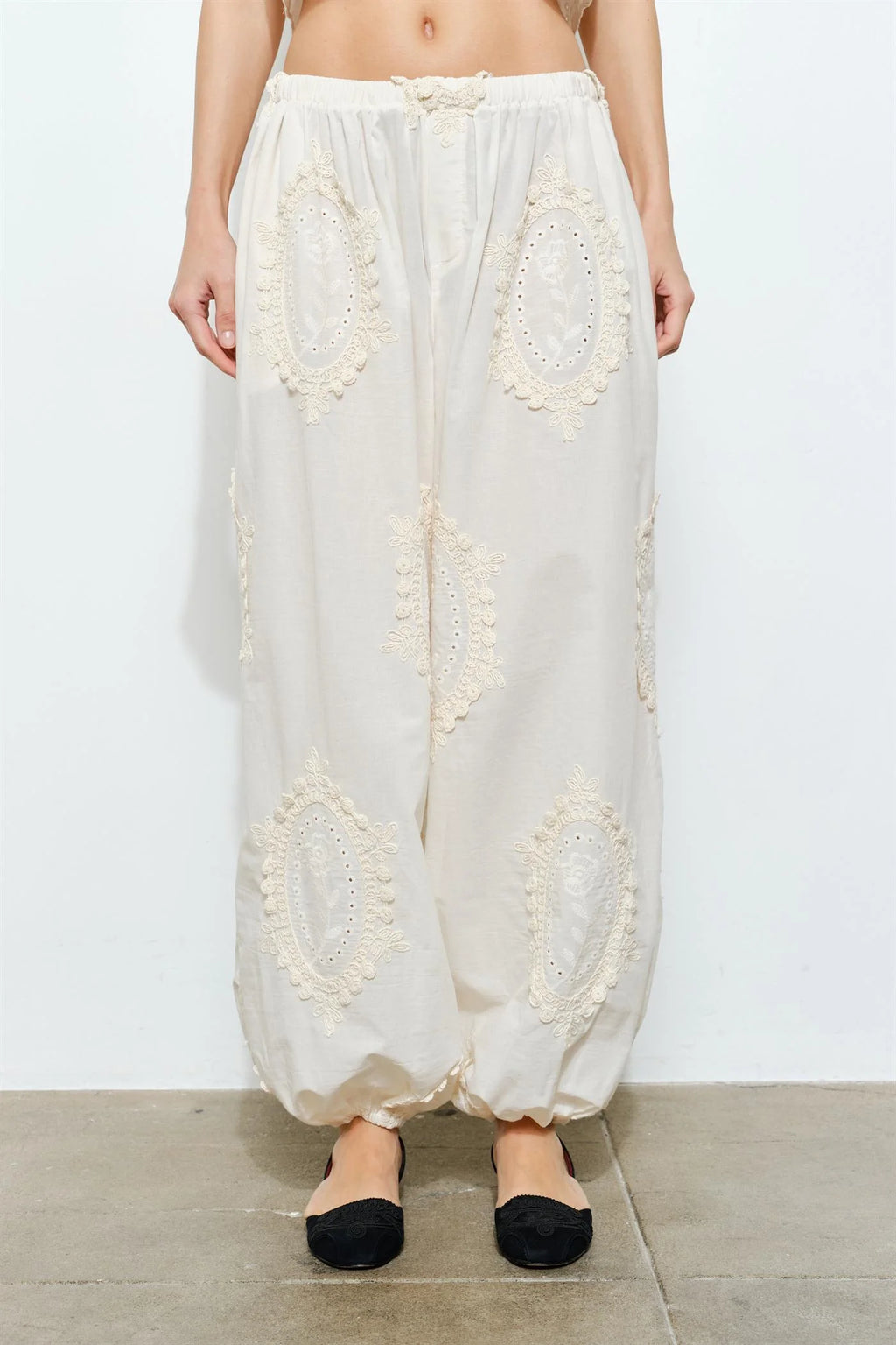 Owen Cotton Eyelet Embroidered Balloon Jogger Pants (Natural)
