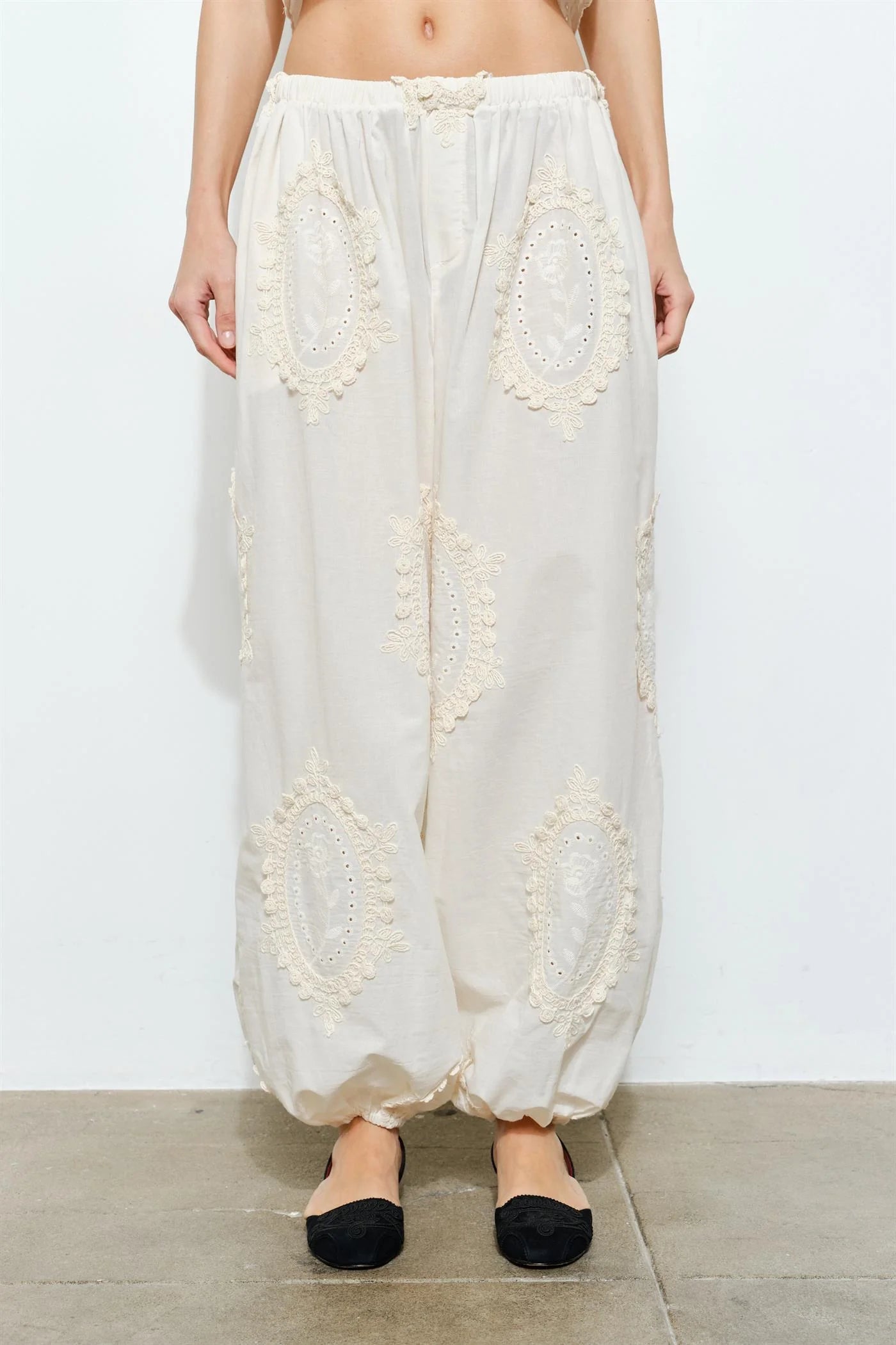 Owen Cotton Eyelet Embroidered Balloon Jogger Pants (Natural)